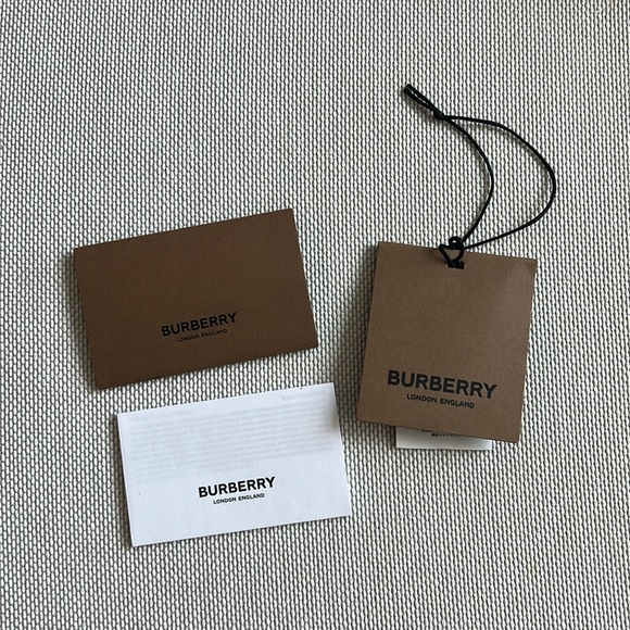 **SOLD** Burberry Tartan Round Toe Plain Leather Shoes. Mary Jane. - Picture 5 of 8